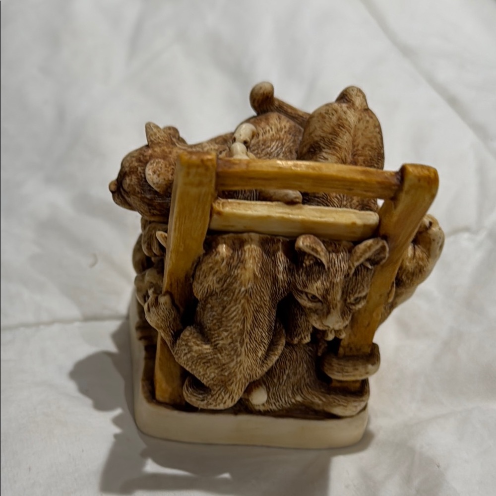 NWT Harmony Kingdom Rumble Seat cats carving - Picture 4 of 8